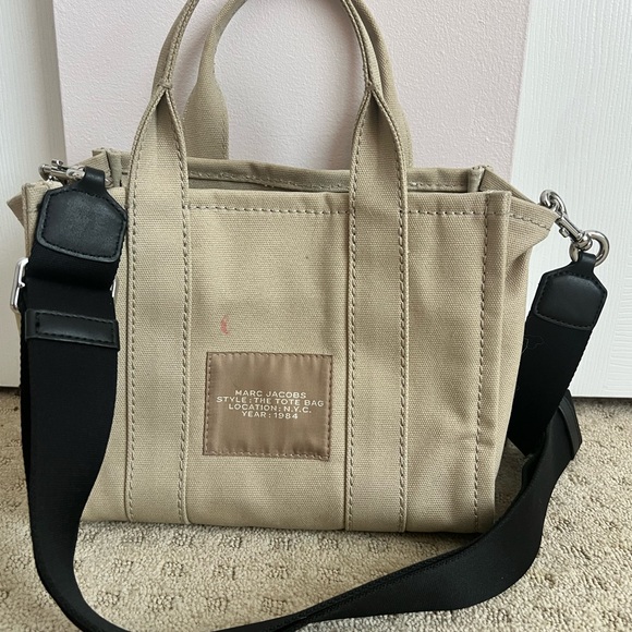 Marc Jacobs Tote Bag - Picture 2 of 3